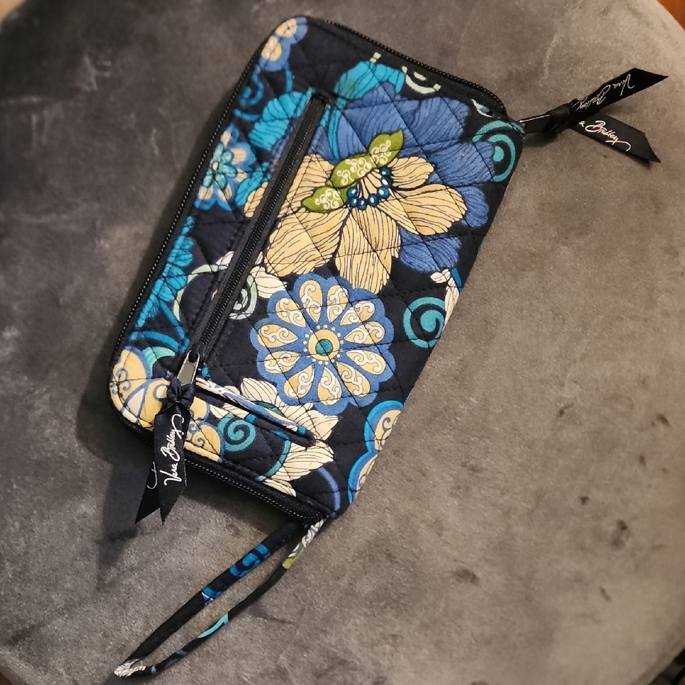 Vera Bradley Bermuda Blue Wristlet Wallet